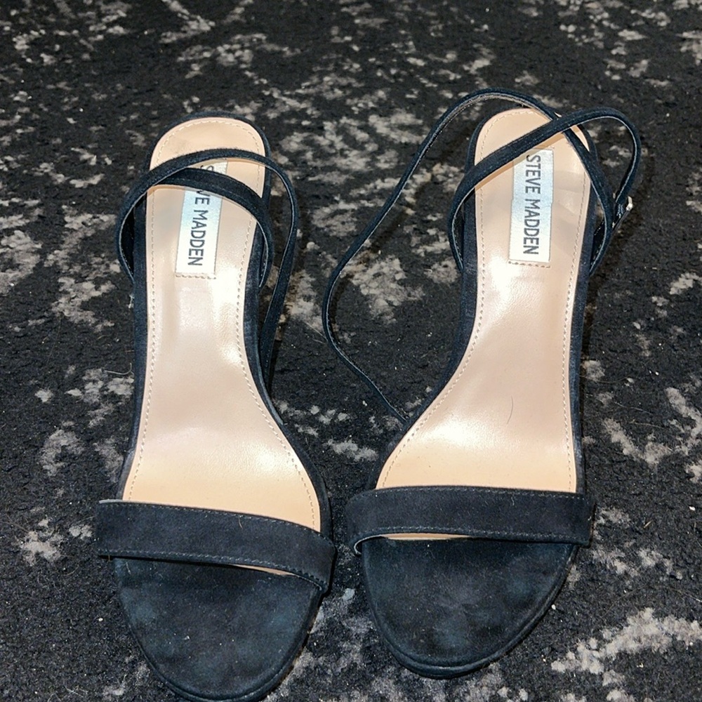 Strappy black heel